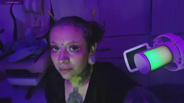 Snapshot of vainilla_doll chatting on 02.08.26 vainilla doll online show from 02.08.26