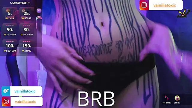 Snapshot of vainilla_doll chatting on 02.10.26 vainilla doll online show from 02.10.26