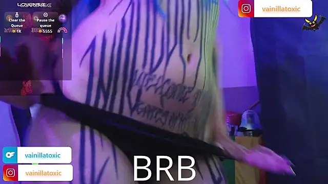 Snapshot of vainilla_doll chatting on 03.01.26 vainilla doll online show from 03.01.26