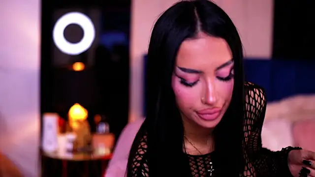 Snapshot of KimNatty chatting on 10.22.25 KimNatty online show from 10.22.25