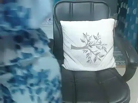 Urlove lily online show from 09.30.25