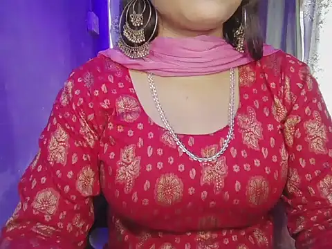 Naina 007 online show from 10.10.25