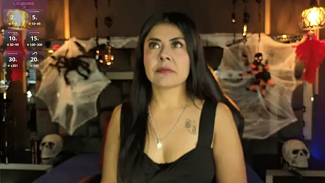 Aniajoness  online show from 10.21.25