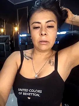 Aniajoness  online show from 11.12.25