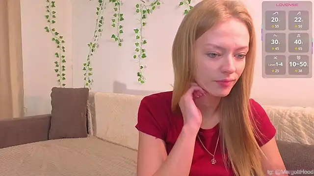 Snapshot of EditaHedley chatting on 09.23.25 EditaHedley online show from 09.23.25