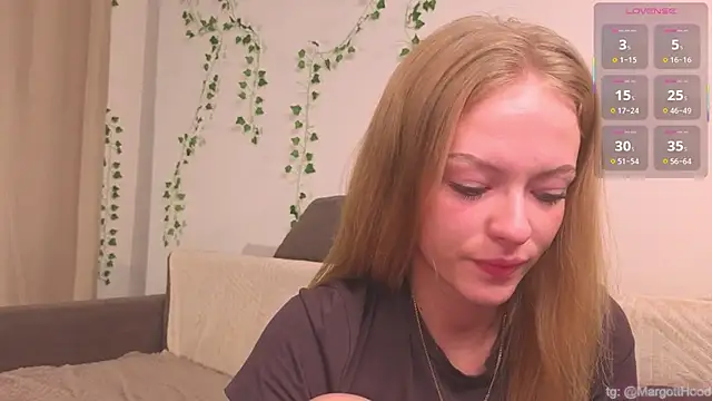 Snapshot of EditaHedley chatting on 10.02.25 EditaHedley online show from 10.02.25