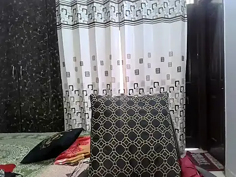 Snapshot of Meri_Cutie_Pie chatting on 10.03.25 Meri Cutie Pie online show from 10.03.25