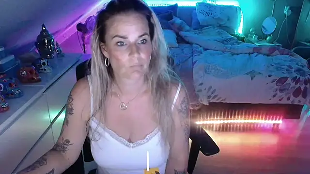 Mrs-Aurora online show from 05.06.26