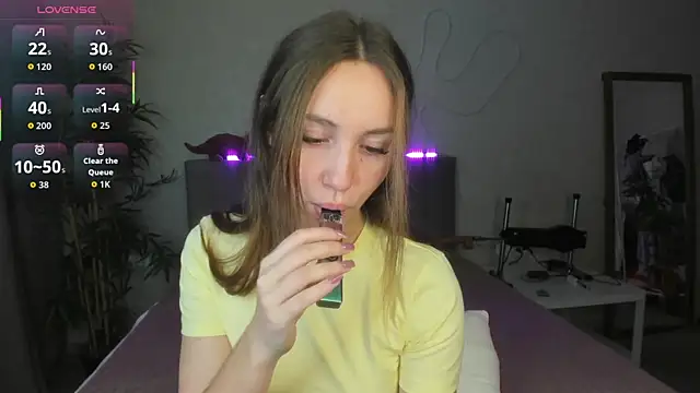 Luna G0ld online show from 10.16.25