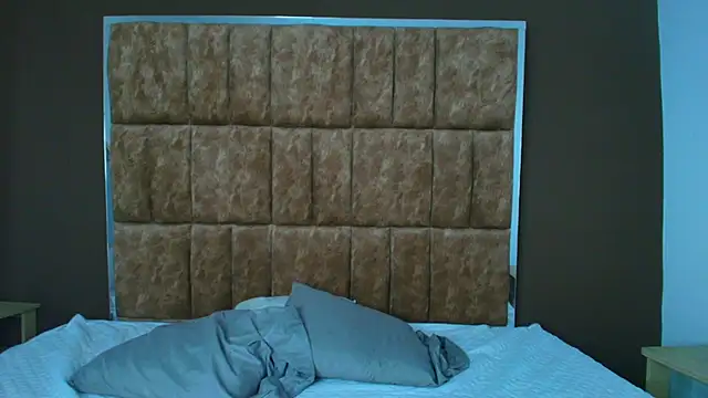 Kitty ravee online show from 10.03.25