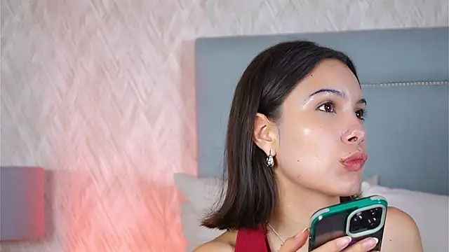 Sofy Bradd online show from 09.18.25