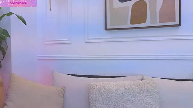 Daisy Price online show from 02.25.26