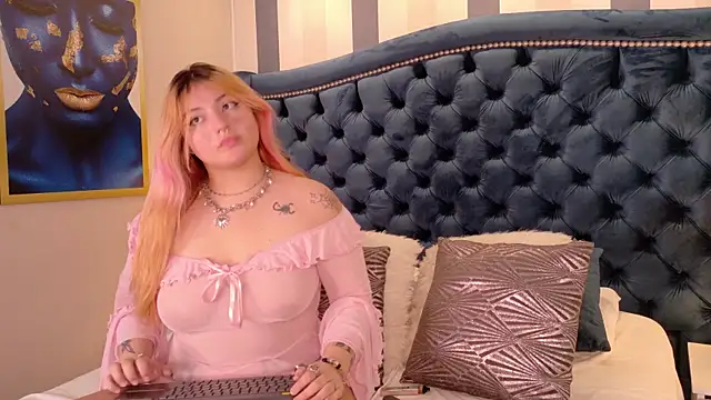 SukiandNaomi online show from 09.23.25