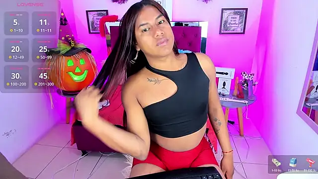 Khloee f w online show from 10.06.25