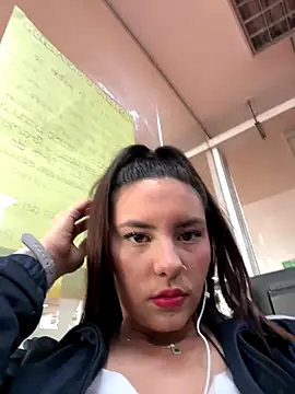 Snapshot of Katie_rawwww chatting on 12.05.25 Katie rawwww online show from 12.05.25