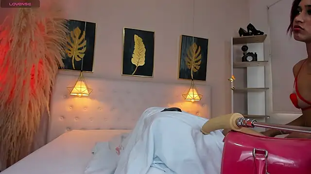 Cinnamon Star online show from 12.19.25