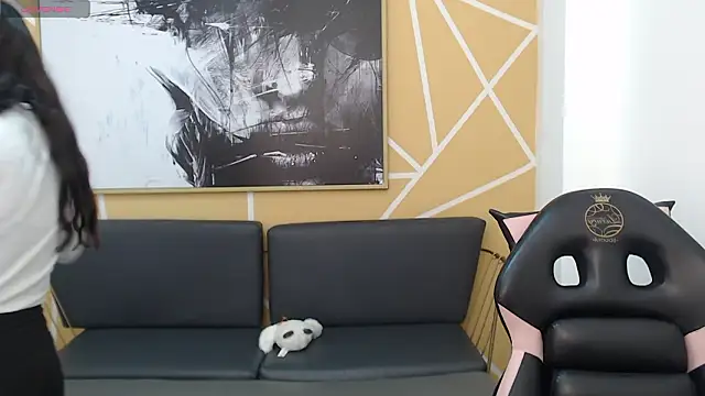 olivia russo  online show from 03.09.26