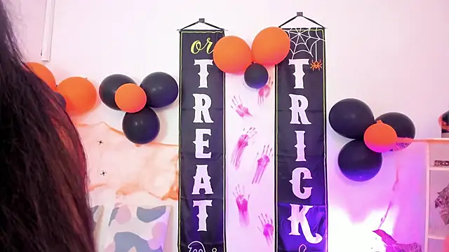 yunna7 online show from 10.31.25