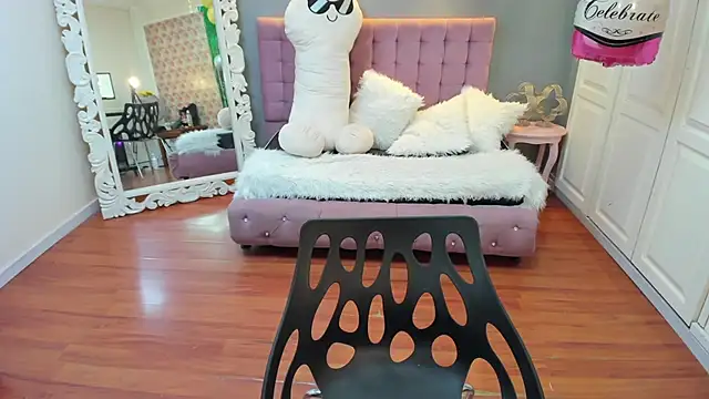 Tammy parker  online show from 10.02.25