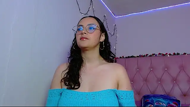 manumeow1 online show from 12.21.25