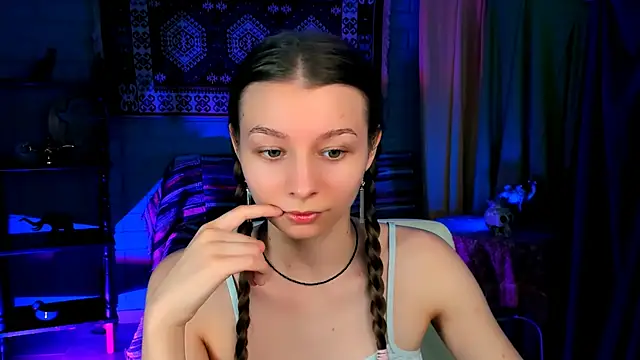 JulieDaniel online show from 11.17.25