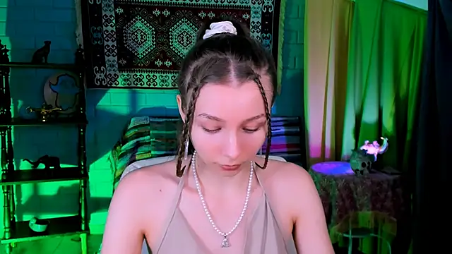 JulieDaniel online show from 11.19.25