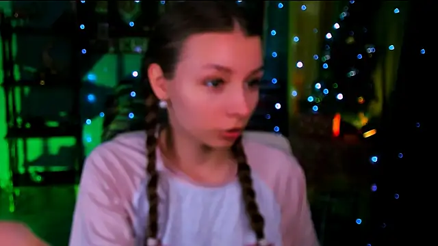 JulieDaniel online show from 12.17.25