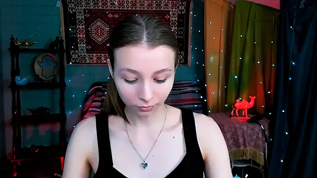 JulieDaniel online show from 04.08.26