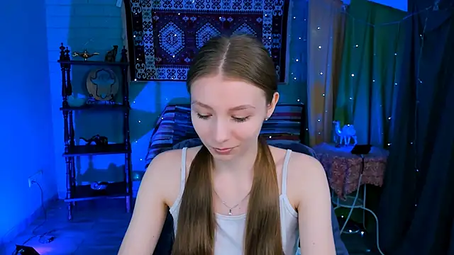Snapshot of JulieDaniel chatting on 06.01.26 JulieDaniel online show from 06.01.26