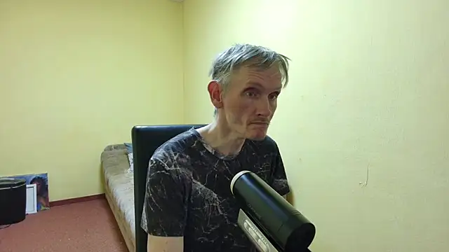 Snapshot of k74robert chatting on 02.15.26 k74robert online show from 02.15.26