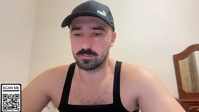 Snapshot of Hard_to_Obey chatting on 10.11.25 Hard to Obey online show from 10.11.25