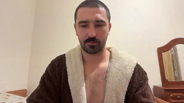 Snapshot of Hard_to_Obey chatting on 11.01.25 Hard to Obey online show from 11.01.25