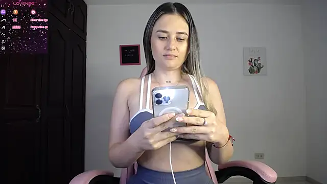 Veronika  Winslow  online show from 09.24.25