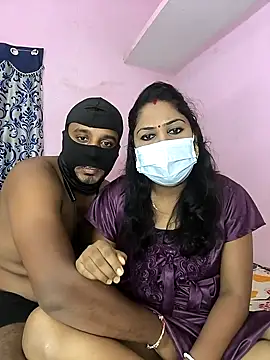 Snapshot of Lovlycouple1 chatting on 09.28.25 Lovlycouple1 online show from 09.28.25