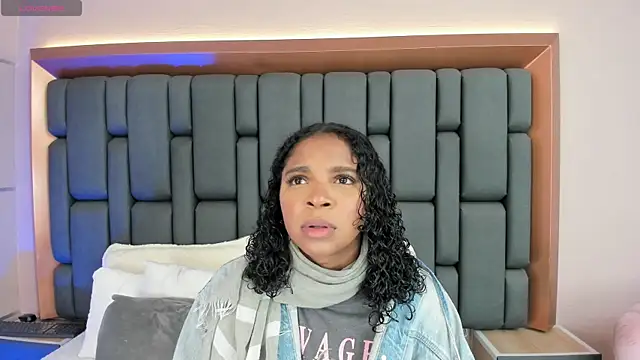 LisaMendez online show from 10.10.25