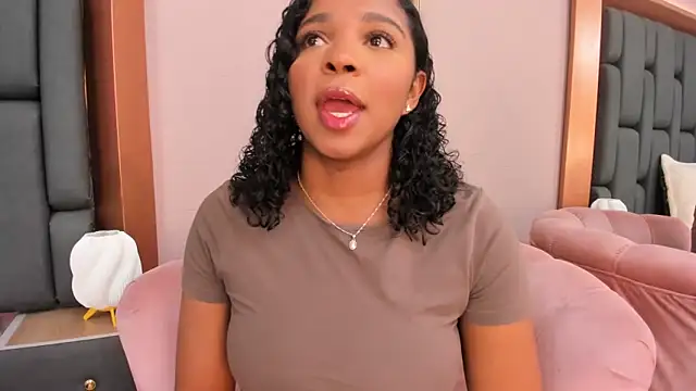 LisaMendez online show from 10.22.25