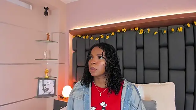 LisaMendez online show from 11.27.25