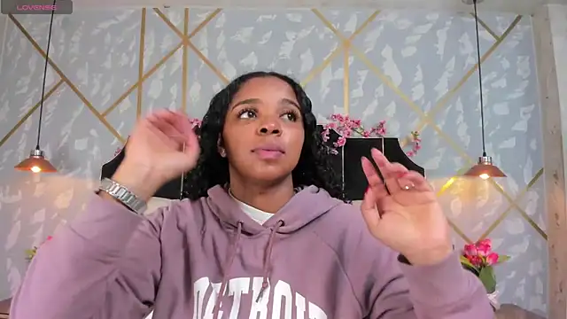 LisaMendez online show from 04.17.26