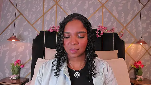 Snapshot of LisaMendez chatting on 04.19.26 LisaMendez online show from 04.19.26