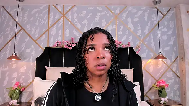 Snapshot of LisaMendez chatting on 05.03.26 LisaMendez online show from 05.03.26