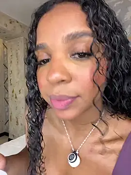 Snapshot of LisaMendez chatting on 05.20.26 LisaMendez online show from 05.20.26