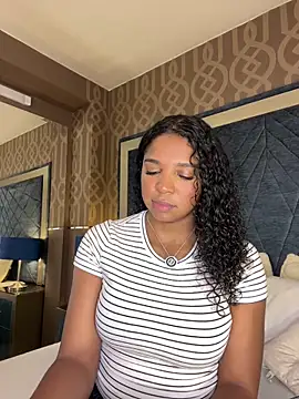 Snapshot of LisaMendez chatting on 05.31.26 LisaMendez online show from 05.31.26