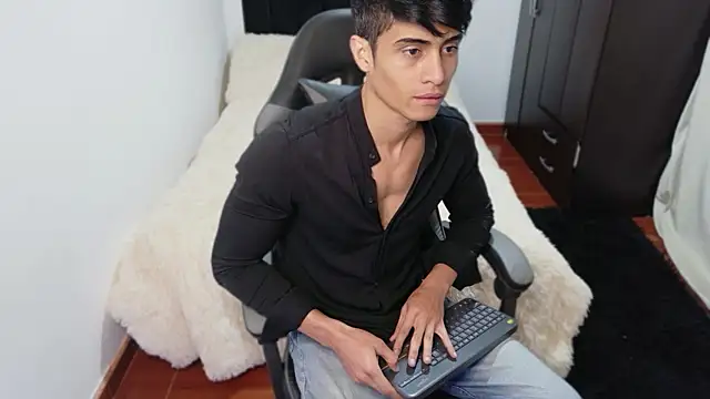 stylish men online show from 10.21.25