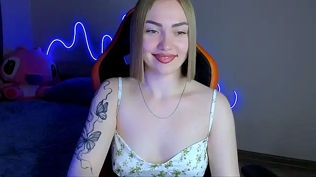 LaraKrein lk online show from 10.22.25