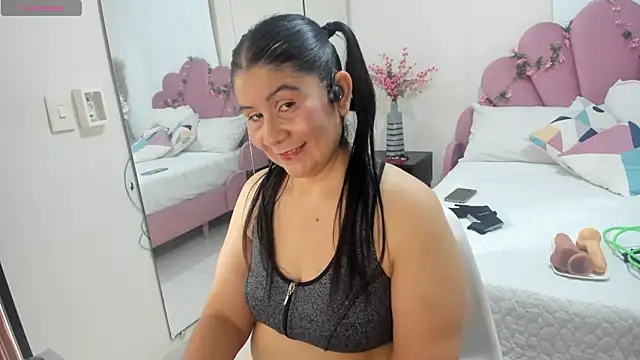 kiraGeiner online show from 02.20.26