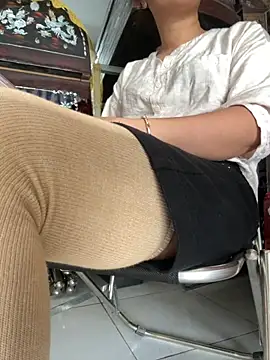 sharon-Hanna online show from 10.13.25