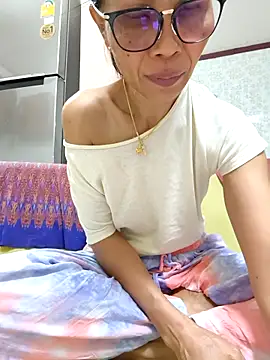 Snapshot of Mama_Eva_1 chatting on 10.26.25 Mama Eva 1 online show from 10.26.25