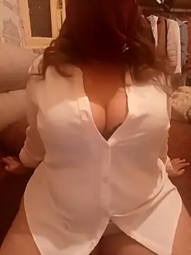 mayakhalyfaa online show from 10.31.25