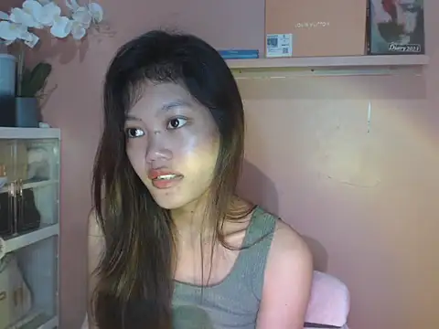 Snapshot of skinny_gracie chatting on 09.27.25 skinny gracie online show from 09.27.25