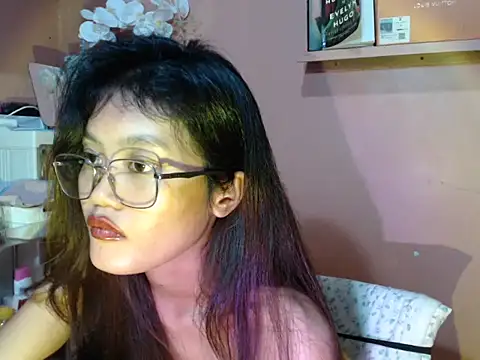 Snapshot of skinny_gracie chatting on 10.12.25 skinny gracie online show from 10.12.25